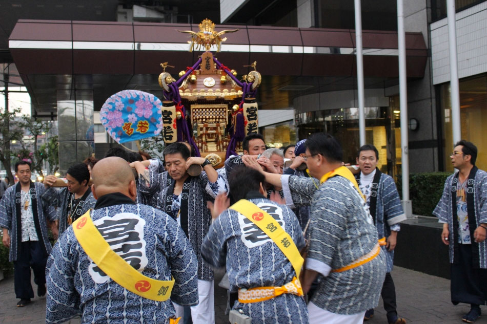 「地域社会貢献」心のこもったおもてなし 驚神社例大祭