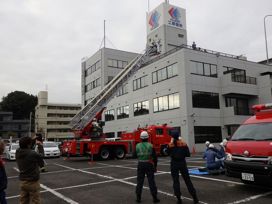 地域(山内共同防火管理連絡会)との共同防災訓練